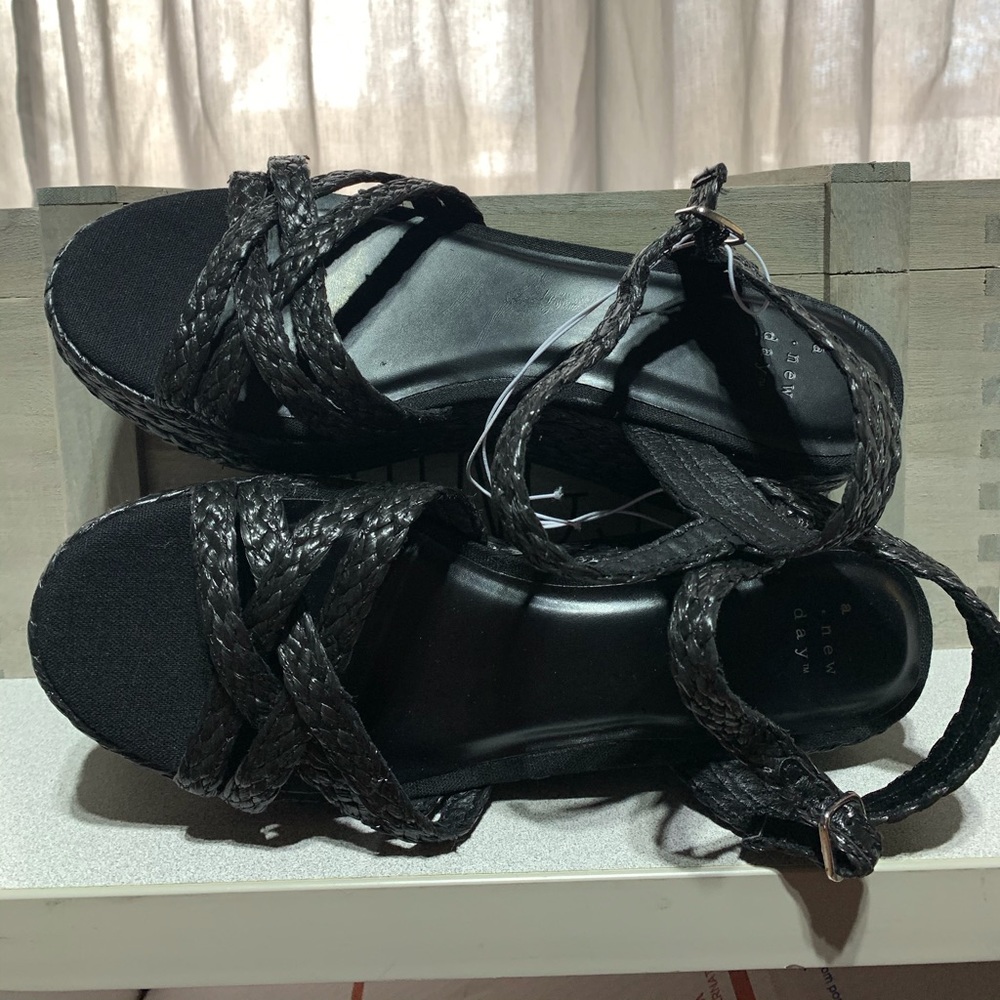 A New Day Sandals SZ - 9.5 - Picture 1 of 3